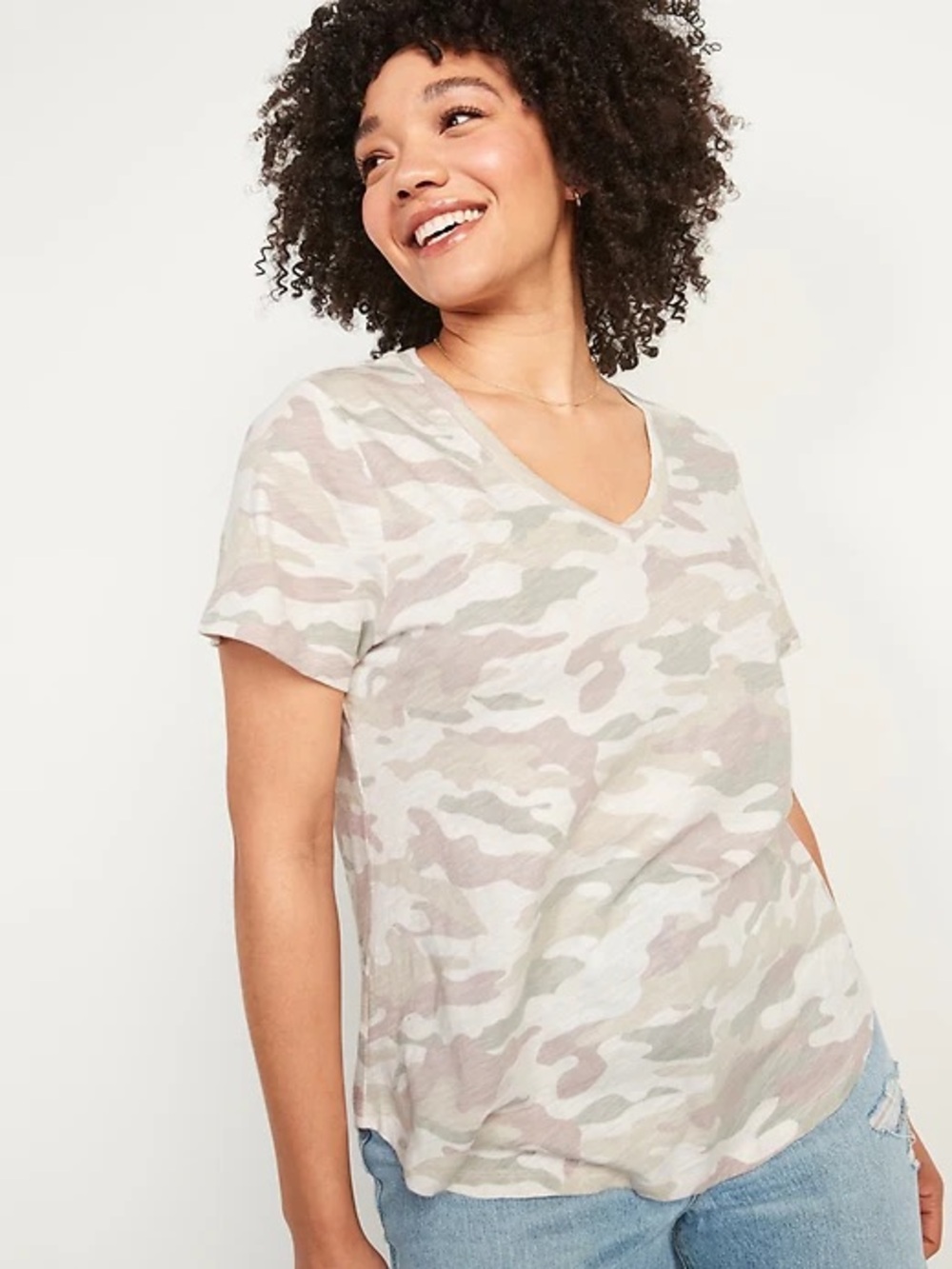 New old navy Women’s Pink Camo V-Neck Tee
